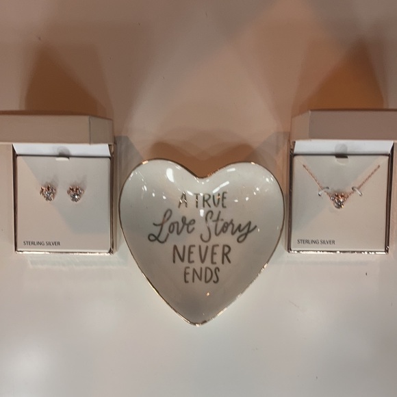 Disney Jewelry - Disney Crystal Sterling Silver Minnie Mouse Matching Necklace & Earrings